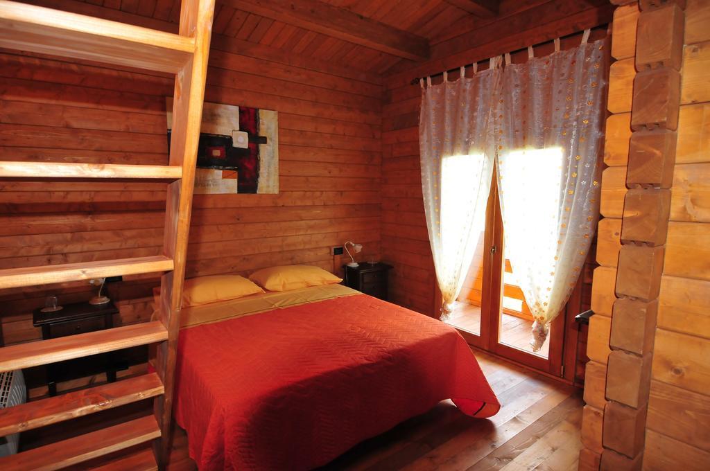 Chalet Dei Parchi Bed & Breakfast Saracinesco Стая снимка