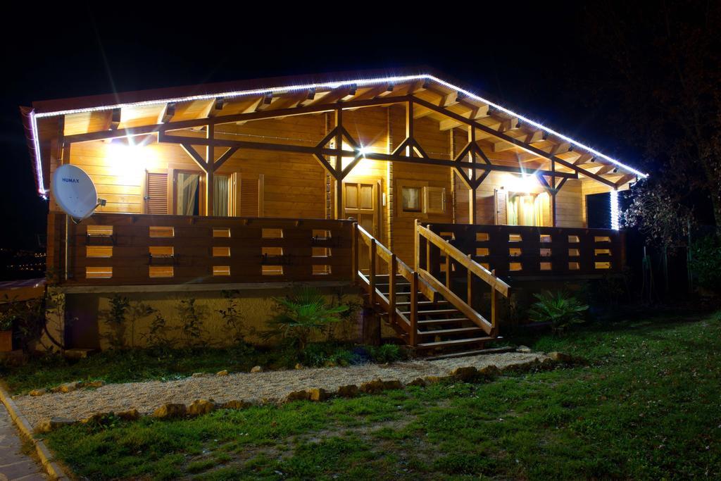 Chalet Dei Parchi Bed & Breakfast Saracinesco Екстериор снимка